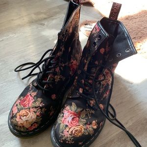 Never worn floral black dr martens!